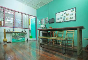 OYO Home 90571 Red Door Homestay allows 18 year olds to book a room