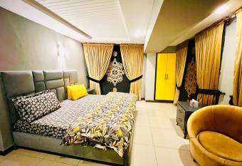 Lavish one bedroom apartment in Bahria town has Balcony rooms