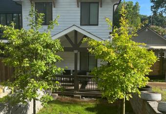 Atlanta Unit 2 Room 1 - Quiet Private Bedroom Private Bathroom allows 18 year olds to book a room