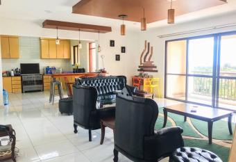 Stylish Luxury apartment, 5 mins from Kisumu CBD has Balcony rooms