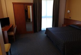 Valdenza Hotel has rooms with a private hot tub