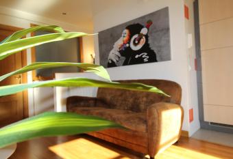 Monkeys House. has Balcony rooms