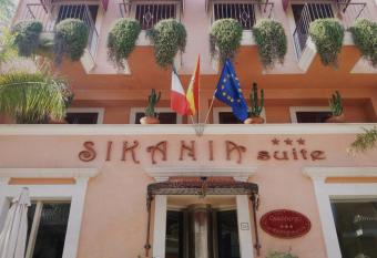 Sikania Suite has Balcony rooms