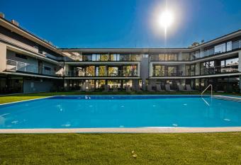 H55 has Balcony rooms