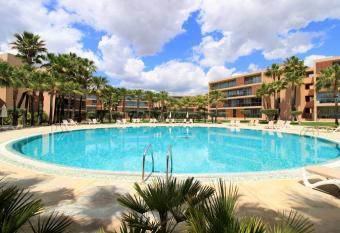 Albufeira Salgados Premium 2 With Pool by Homing allows 18 year olds to book a room