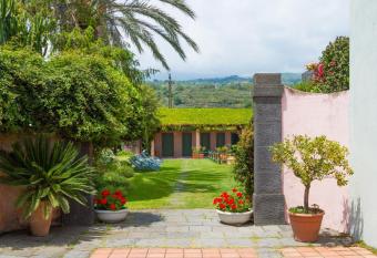 Etna Hotel has Balcony rooms