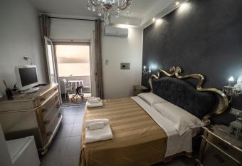 Residenza Luce Sul Mare has Balcony rooms