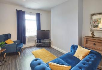 Host & Stay - The Charltons allows 18 year olds to book a room