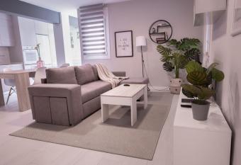 Vialia BY Vigovacaciones allows 18 year olds to book a room