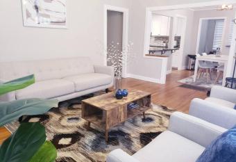 Capital City Charmer has Balcony rooms