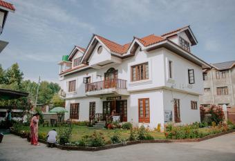 SETHI s HOMESTAY has Balcony rooms