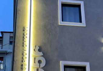 House Room Civico 56 has Balcony rooms