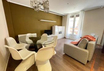 Uribarri Home Bilbao has Balcony rooms