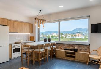 Konstantino s Corfu Marina View Apartment allows 18 year olds to book a room