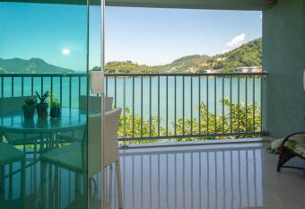 Conforto    beira mar! Apartamento com vista para o mar. has Balcony rooms