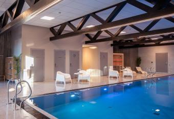 Paradis p   S  rlandet allows 18 year olds to book a room