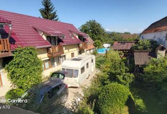 Pensiunea Diana allows 18 year olds to book a room