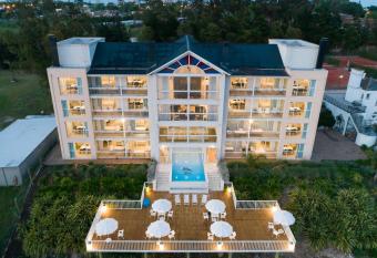 Las Barrancas Apart & Spa has Balcony rooms