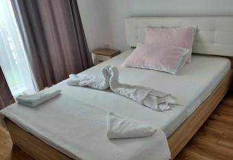 Cazare la mare has Balcony rooms