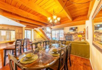 #380 - Mountain Townhome with Jacuzzi, Pool, Tennis Courts has Balcony rooms