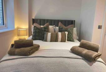 Brand New Property - Bradford City Centre allows 18 year olds to book a room