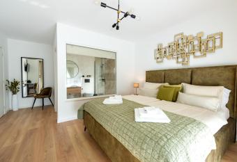 Apartvilla Zanna with sea view for 4 people has Balcony rooms