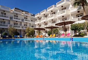 Zak Inn has Balcony rooms