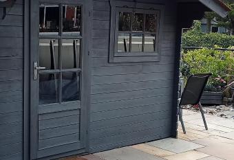 Delightful cosy cabin allows 18 year olds to book a room