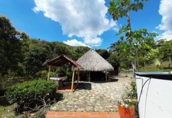 Finca de descanso SaraMari allows 18 year olds to book a room