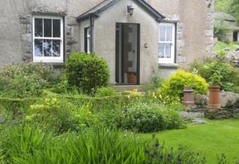 Ellenboro House Bed & Breakfast & self-catering allows 18 year olds to book a room