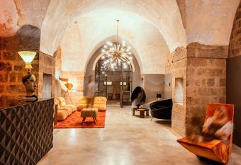 Ricci Rooms has Balcony rooms