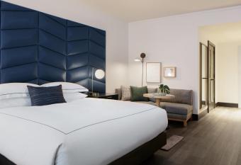 Kimpton Shane Hotel has rooms with a private hot tub