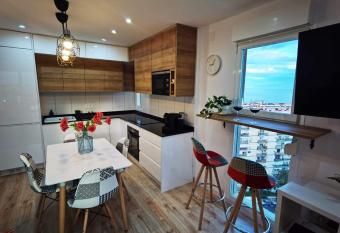 Jupiter Dream - Breath Taking Design, Sea views and Facilities has Balcony rooms