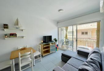 Acogedor y c  ntrico apartamento a 1  de la playa has Balcony rooms