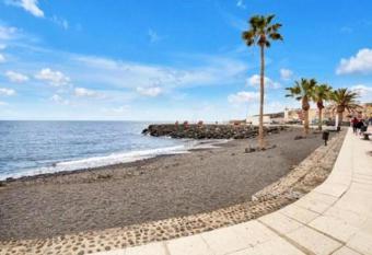 3 bedrooms appartement with city view furnished balcony and wifi at Candelaria 1 km away from the beach has Balcony rooms