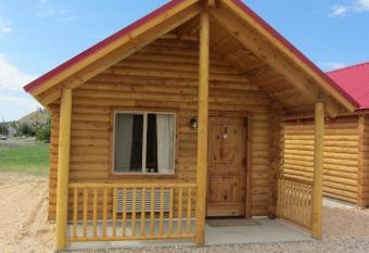 Bryce Canyon Log Cabins allows 18 year olds to book a room
