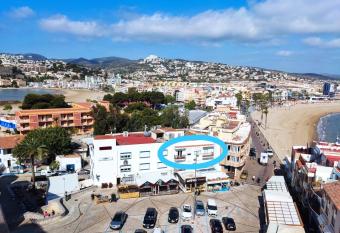 Luna del Sur has Balcony rooms