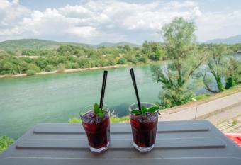 Apartment Riva   apljina has Balcony rooms