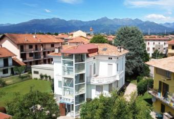 Villa Delbia - Il Sogno allows 18 year olds to book a room