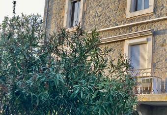 CheRiedel Bed & Breakfast & Art Gallery allows 18 year olds to book a room