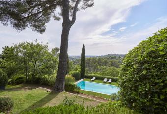 Exclusif Appart piscine chauff  e de luxe 10 min centre AixenPc Belvoir SISSI allows 18 year olds to book a room