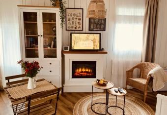 La Casita del Patio allows 18 year olds to book a room