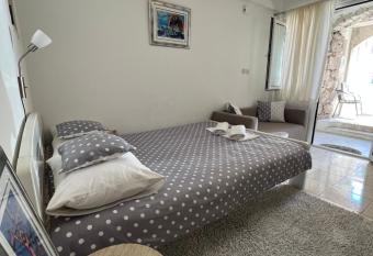 Old Town Apartment Nina Split allows 18 year olds to book a room