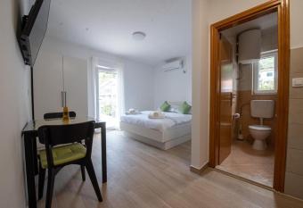 Charming apartments Duce has Balcony rooms