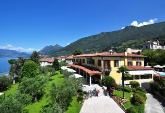 Villa Kinzica has Balcony rooms
