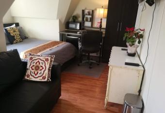 Most Economical Room in Center Washington DC allows 18 year olds to book a room