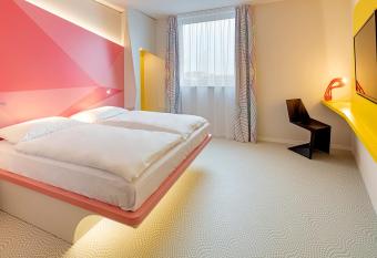prizeotel M  nster-City allows 18 year olds to book a room