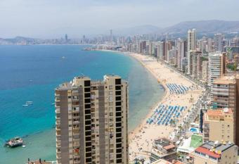 Apartamento Completo Gemelos XV allows 18 year olds to book a room