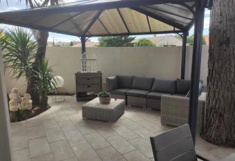 Chez Didier et Myriam allows 18 year olds to book a room