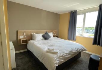 Tinapa Suites allows 18 year olds to book a room